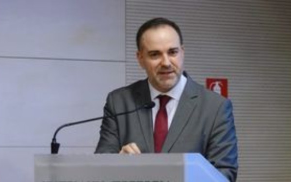 Οι τεχνοηθικοί πανικοί της ανθρωπότητας: Από τον Πλάτωνα μέχρι την Τεχνητή Νοημοσύνη Οι τεχνοηθικοί πανικοί της ανθρωπότητας: Από τον Πλάτωνα μέχρι την Τεχνητή Νοημοσύνη