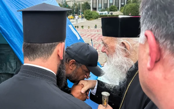 Πάνος Ρούτσι: Στο πλευρό του ο αρχιεπίσκοπος Ιερώνυμος