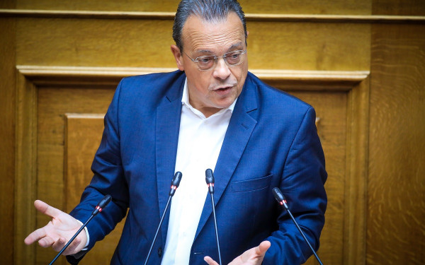 Σ. Φάμελλος: Πάγια θέση του ΣΥΡΙΖΑ η επαναφορά του 13ου και 14ου μισθούς και της 13ης σύνταξης