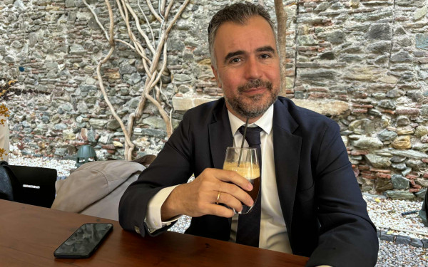 Πρωϊνός καφές με τον πρόεδρο του Δικηγορικού Συλλόγου Θεσσαλονίκης  Δημήτρη Φινοκαλιώτη (βίντεο)