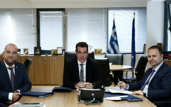 Μνημόνιο συνεργασίας υπέγραψαν υπουργείο Μετανάστευσης και «Υπερταμείο»