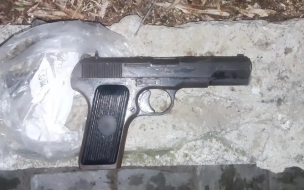 Θεσσαλονίκη: Σύλληψη 26χρονου στο Ασβεστοχώρι - Εντοπίστηκε με πιστόλι και ναρκωτικά κοντά σε οπαδικό στέκι Θεσσαλονίκη: Σύλληψη 26χρονου στο Ασβεστοχώρι - Εντοπίστηκε με πιστόλι και ναρκωτικά κοντά σε οπαδικό στέκι