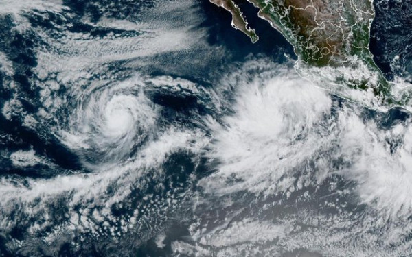 Μεξικό: Ξεκίνησε η επέλαση του κυκλώνα στις δυτικές ακτές - Οι αρχές προειδοποιούν για ισχυρές βροχές