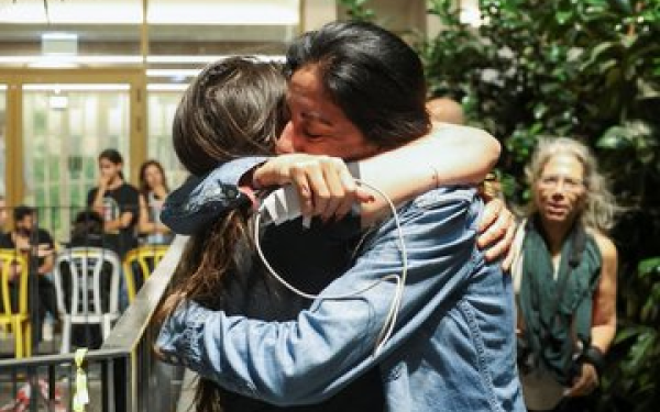 Γάζα: Το Σάββατο ενδέχεται να αφεθούν ελεύθεροι οι όμηροι - Σε ξέφρενους πανηγυρισμούς οι οικογένειές τους