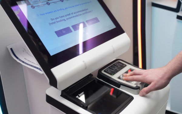 Σε ισχύ από αυτήν την Κυριακή το νέο ψηφιακό σύστημα εισόδου-εξόδου στη ζώνη Σένγκεν - Τι πρέπει να γνωρίζουν οι ταξιδιώτες