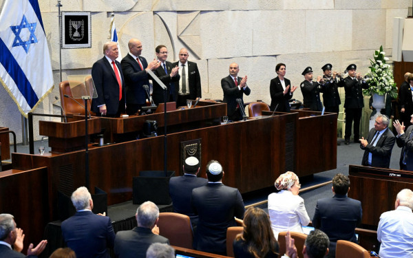 Η ιστορική ομιλία του Τραμπ από Κνεσέτ: «Είναι μεγάλη τιμή για εμένα, μια νέα αρχή» - Νετανιάχου: «Eίστε ο μεγαλύτερος φίλος του Ισραήλ»