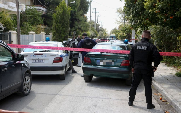 Δολοφονία 54χρονης στο Μενίδι: Πρόλαβε να ειδοποιήσει συγγενή της λίγο πριν πεθάνει