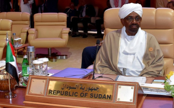 Χαιρετίζει ο Τζορτζ Κλούνεϊ την ανατροπή του Ομάρ αλ Μπασίρ στο Σουδάν  