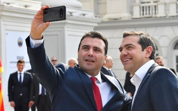 Ζάεφ: «Ο Αλ. Τσίπρας είναι αδερφός μου - Θα είμαστε αδέρφια μέχρι το τέλος της ζωής μας» (βίντεο)
