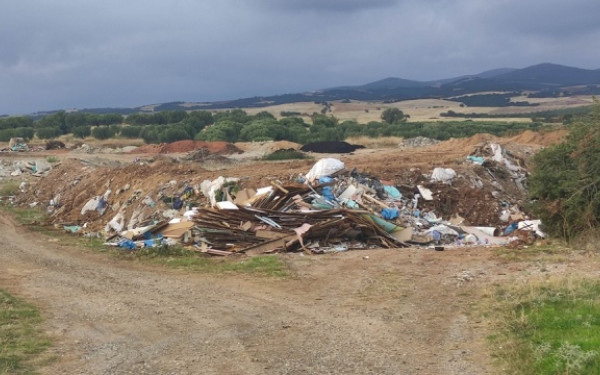 Χαλκιδική: «'Eπνιγαν» το περιβάλλον με μπάζα και απόβλητα - Συνελήφθησαν μετά από πολύχρονη παράνομη δραστηριότητα