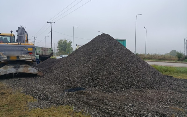 Θεσσαλονίκη: Τρεις συλλήψεις για παράνομη απόρριψη πίσσας στον Λαγκαδά