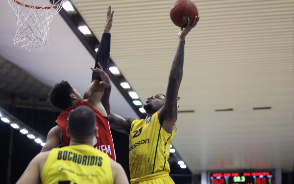 Μπάσκετ: Το κακό δεύτερο ημίχρονο έφερε τη βαριά ήττα του Άρη στο Βελιγράδι Μπάσκετ: Το κακό δεύτερο ημίχρονο έφερε τη βαριά ήττα του Άρη στο Βελιγράδι