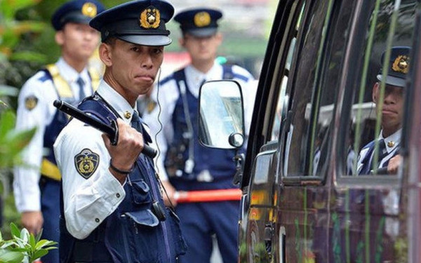 Ιαπωνία: Συνελήφθη άνδρας με μαχαίρι κοντά στην πρεσβεία των ΗΠΑ στο Τόκιο - Τραυματίστηκε αστυνομικός