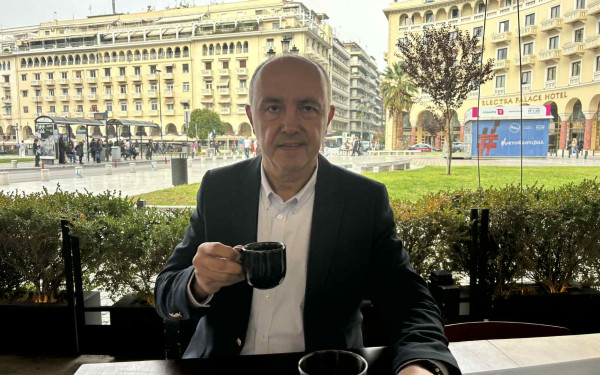 Πρωϊνός καφές με τον Θόδωρο Καράογλου (βίντεο)