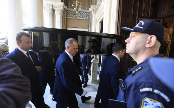 Διονύσης Σαββόπουλος: Στη Μητρόπολη Αθηνών για την εξόδιο ακολουθία - Πλήθος κόσμου αποχαιρετά το μεγάλο τραγουδοποιό Διονύσης Σαββόπουλος: Στη Μητρόπολη Αθηνών για την εξόδιο ακολουθία - Πλήθος κόσμου αποχαιρετά το μεγάλο τραγουδοποιό