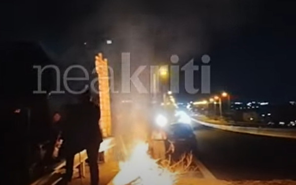 ΒΟΑΚ: Στα μπλόκα τους παραμένουν αγρότες και κτηνοτρόφοι ΒΟΑΚ: Στα μπλόκα τους παραμένουν αγρότες και κτηνοτρόφοι