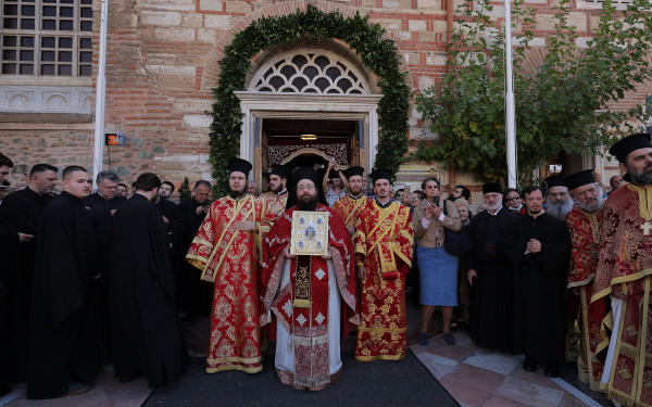 Θεσσαλονίκη: Η λιτάνευση των ιερών εικόνων και λειψάνων για τον εορτασμό του Αγίου Δημητρίου Θεσσαλονίκη: Η λιτάνευση των ιερών εικόνων και λειψάνων για τον εορτασμό του Αγίου Δημητρίου