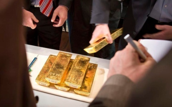 Βουτιά για χρυσό και ασήμι μετά την επιλογή Τραμπ για τη Fed