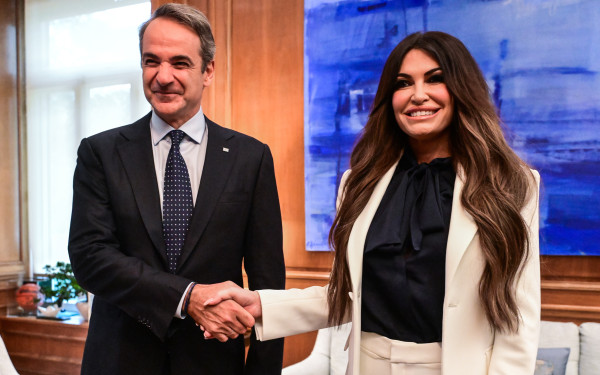 Δείπνο Κυρ. Μητσοτάκη προς τιμήν της Κίμπερλι Γκίλφοιλ για τα 250 χρόνια από την αμερικανική ανεξαρτησία