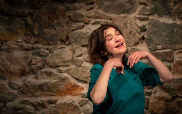 Θεσσαλονίκη: «Η Αφηγήτρια Ταινιών» στο Θέατρο Σοφούλη