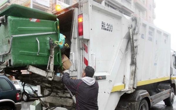Βόνιτσα: Υπάλληλος καθαριότητας έπεσε από απορριμματοφόρο και χτύπησε σοβαρά στο κεφάλι