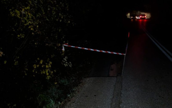 Κοζάνη: Κατέρρευσε μεγάλο μέρος του οδοστρώματος στους Πύργους Εορδαίας