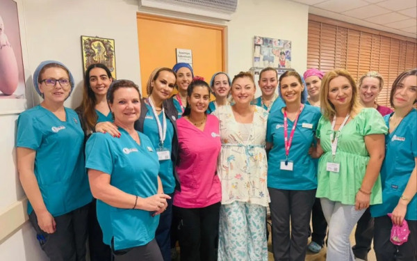 Το θαύμα της ζωής: Η Ειρήνη Κόκκα έφερε στον κόσμο το δεύτερο παιδί της μετά τη μεταμόσχευση ωοθηκικού ιστού