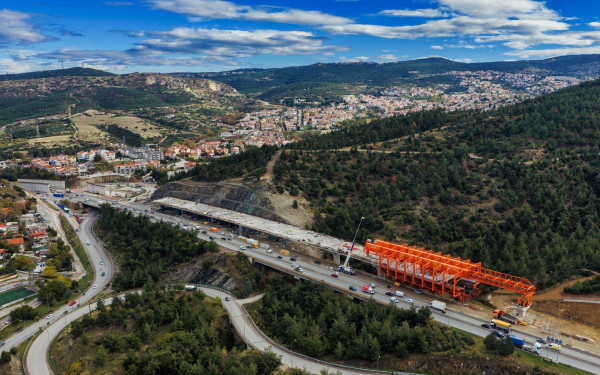 Θεσσαλονίκη: Στα 3,6 εκατ. ευρώ η πρώτη «λυπητερή» για τις καθυστερήσεις στο Flyover