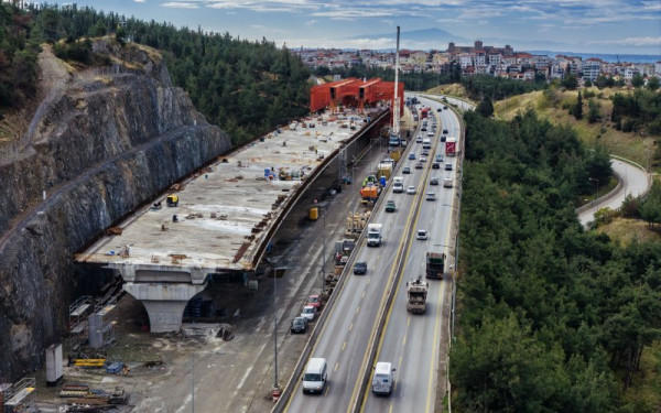 Flyover Θεσσαλονίκης: Η πρόοδος των έργων και οι αλλαγές στην Περιφερειακή Οδό μέσα από αεροφωτογραφίες