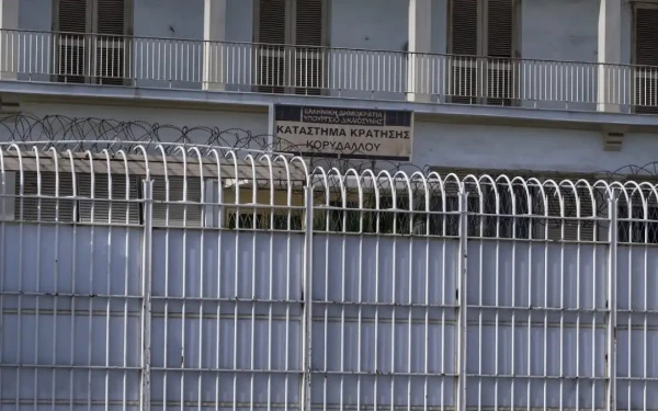 Άλλοι 9 κατηγορούμενοι για το κύκλωμα με τις τηλεφωνικές απάτες στη φυλακή