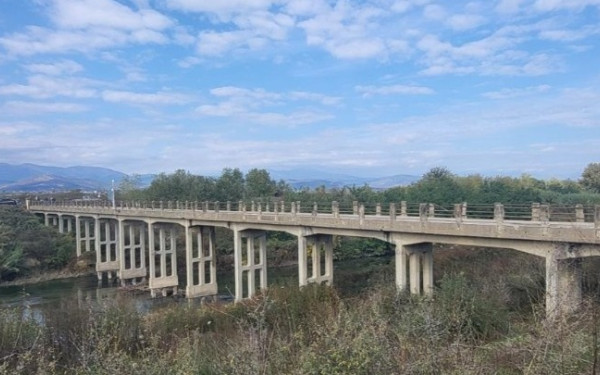 Σκύδρα: Μελέτη στατικής επάρκειας και υδραυλική μελέτη απαιτούνται πριν την αποκατάσταση της γέφυρας Αρσενίου