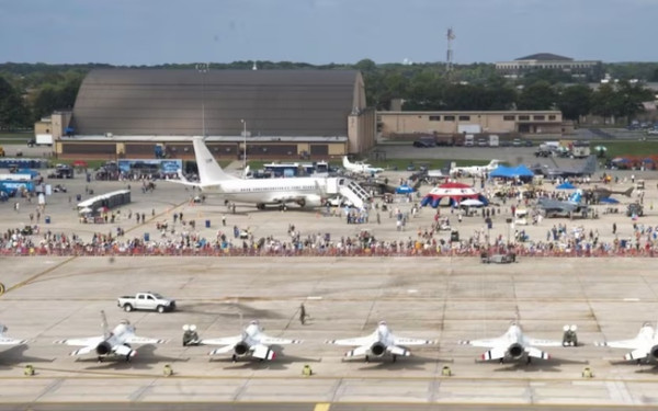 ΗΠΑ: Συναγερμός για πακέτο με λευκή σκόνη σε στρατιωτική βάση στο Μέριλαντ - Πολλά άτομα ασθένησαν, εκκενώθηκε η Joint Base Andrews