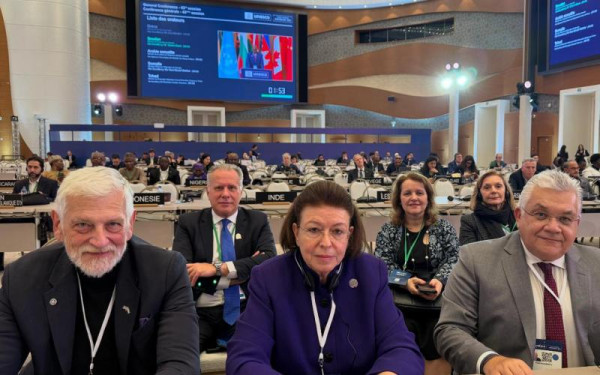 Μενδώνη από UNESCO: Κάλεσμα για στήριξη του αιτήματος επανένωσης των Γλυπτών του Παρθενώνα