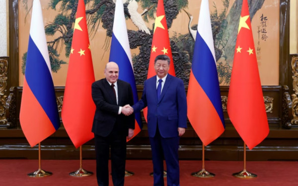 Ο Σι Τζινπίνγκ συναντά τον Μ. Μισούστιν στο Πεκίνο - Στρατηγική σύμπραξη Κίνας και Ρωσίας