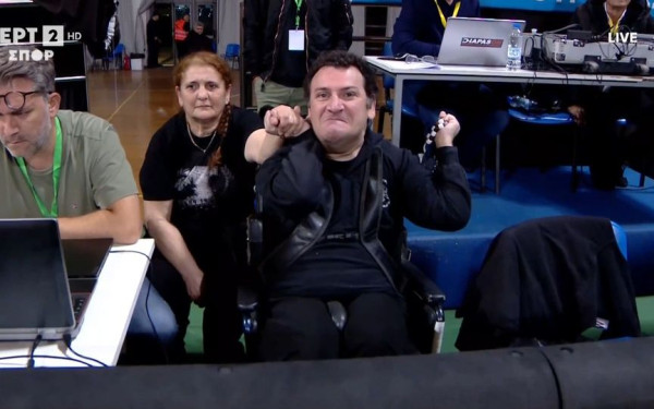 Μπάσκετ: Στο πλευρό του ΠΑΟΚ στο ντέρμπι ο πιο πιστός του φίλαθλος ως προσκεκλημένος της ΚΑΕ Άρης (βίντεο)