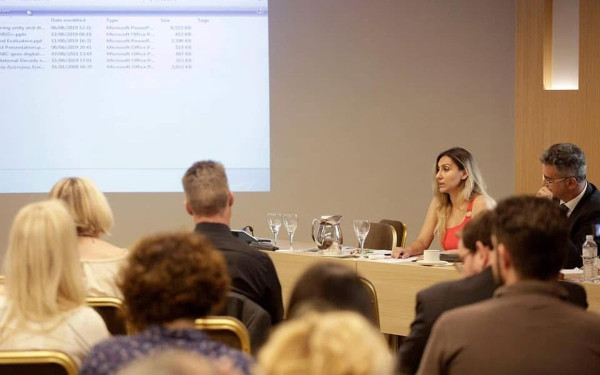 Η φωνή της ταυτότητας των Ρομά κινδυνεύει να σιγήσει - Η γλώσσα ρομανί, η εκπαίδευση και η αόρατη πλευρά των ανθρώπων