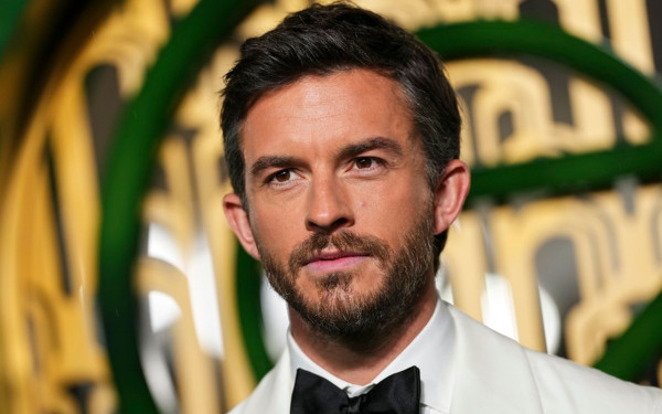 O Τζόναθαν Μπέιλι ανακηρύχθηκε ο πιο σέξι άνδρας για το 2025