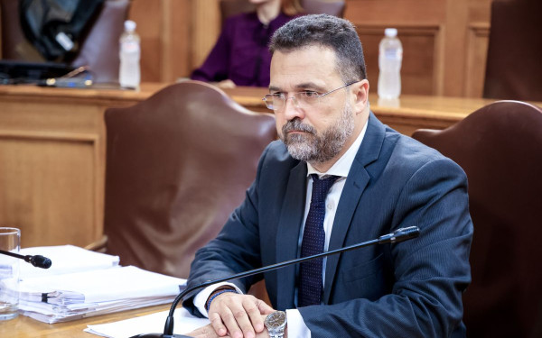 Σκάνδαλο ΟΠΕΚΕΠΕ: «Μιλούσα με τον Ξυλούρη στα πλαίσια διαχείρισης ενός ανθρώπου που ήταν μονίμως σε έξαλλη κατάσταση» είπε ο Γ. Στρατάκος