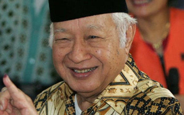 Ινδονησία: Ποιος είναι ο πρώην δικτάτορας Σουχάρτο που αναγόρευσε σε εθνικό ήρωα η χώρα