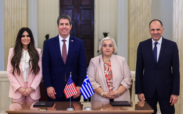 Υπεγράφη η συμφωνία Ελλάδας-ΗΠΑ στο υπουργείο Εξωτερικών