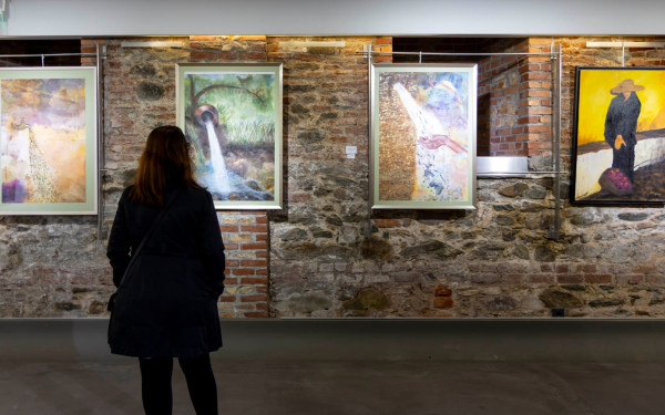 Θεσσαλονίκη: Η Βίκη Τσομάκου ενώνει τον κόσμο με το δικό της «Νήμα Ψυχής»