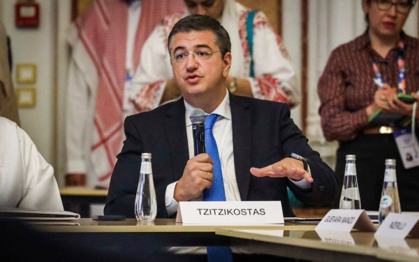 Ριάντ - Απ. Τζιτζικώστας: «Στόχος να γίνει η Ευρώπη η πρώτη ήπειρος τεχνητής νοημοσύνης για τον τουρισμό»