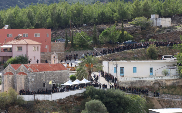 Κρήτη: Σε κλίμα οδύνης κι οργής η κηδεία του 39χρονου στα Βορίζια - «Να αρθεί το πέπλο του φόβου» ζητά ο δήμαρχος