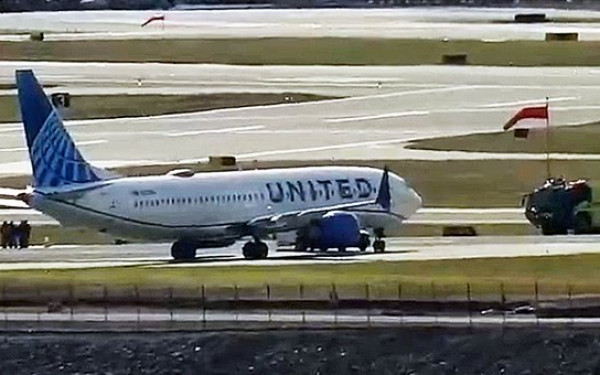 Ουάσινγκτον: Διακοπή κυκλοφορίας στο αεροδρόμιο «Ρόναλντ Ρίγκαν» λόγω ζητήματος ασφαλείας (βίντεο)