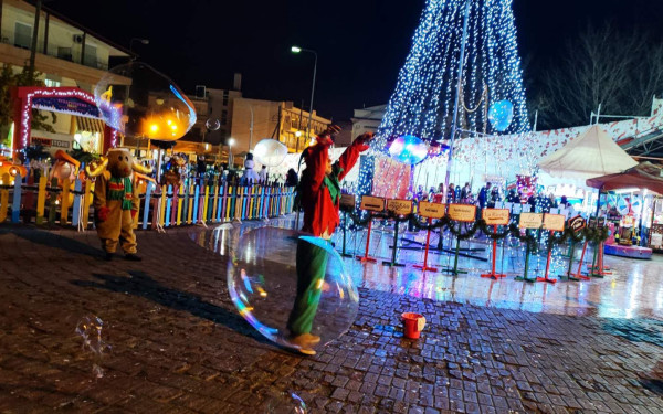 Θεσσαλονίκη: «Στον αέρα» το Χριστουγεννιάτικο χωριό στη Σίνδο