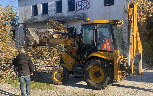 Θεσσαλονίκη: Ξεκίνησαν οι κατεδαφίσεις σε κτίρια στο ΑΓΝΟ στη Σταυρούπολη (βίντεο)