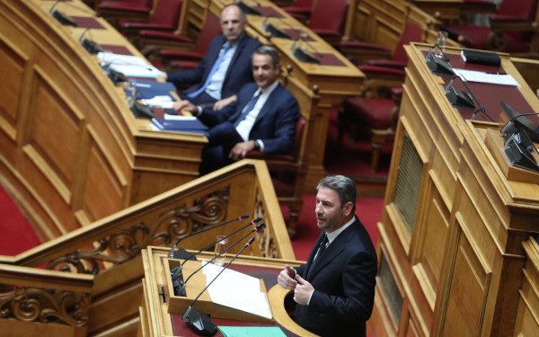 Το ΠΑΣΟΚ στην μάχη της Βουλής με «όπλο» το πρόγραμμά του