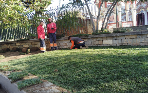 Θεσσαλονίκη: Πρασινίζει ξανά το πάρκο του Αγίου Θεράποντα - Έγινε αλλαγή του χλοοτάπητα και στο σύστημα ποτίσματος