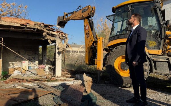 Παύλου Μελά: Τα κτίρια στο ΑΓΝΟ θα κατεδαφιστούν, ο χώρος θα καθαρίσει - Στοπ μόνο με εντολή εισαγγελέα, λέει ο δήμος