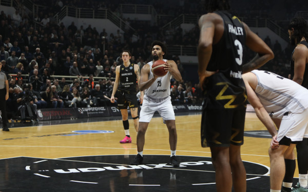 Μπάσκετ: Καρέ-καρέ το ιδιοφυές play που χάρισε τη νίκη στον ΠΑΟΚ (βίντεο)